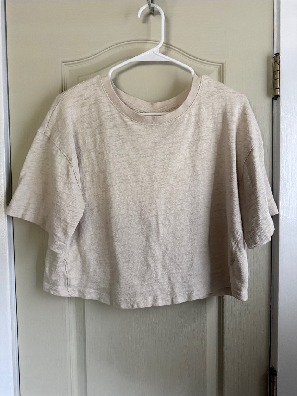 Universal Thread Beige Boxy Cropped Tee